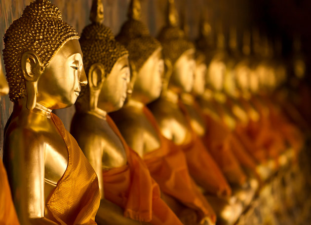 バンコク　観光　wat-arun　金の仏像